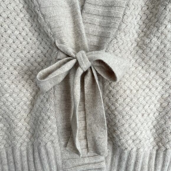 Deane & White Angora Lambswool Blend Tie Cream Cardigan Size Medium - Picture 2 of 4